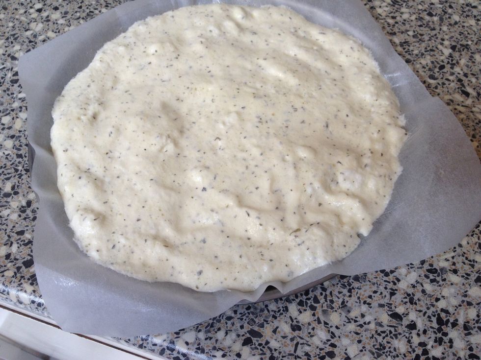 If you have a bigger oven you can also choose to make 5 to 8 smaller breads, but I just fill the whole plate :)