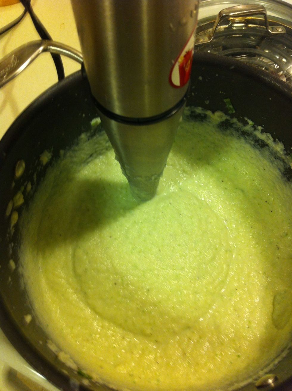If you have a hand blender, use it ! Otherwise toss everything in a regular blender, in batches. (If using regular blender leave the small pop top slightly open so the steam can escape ---> next page!