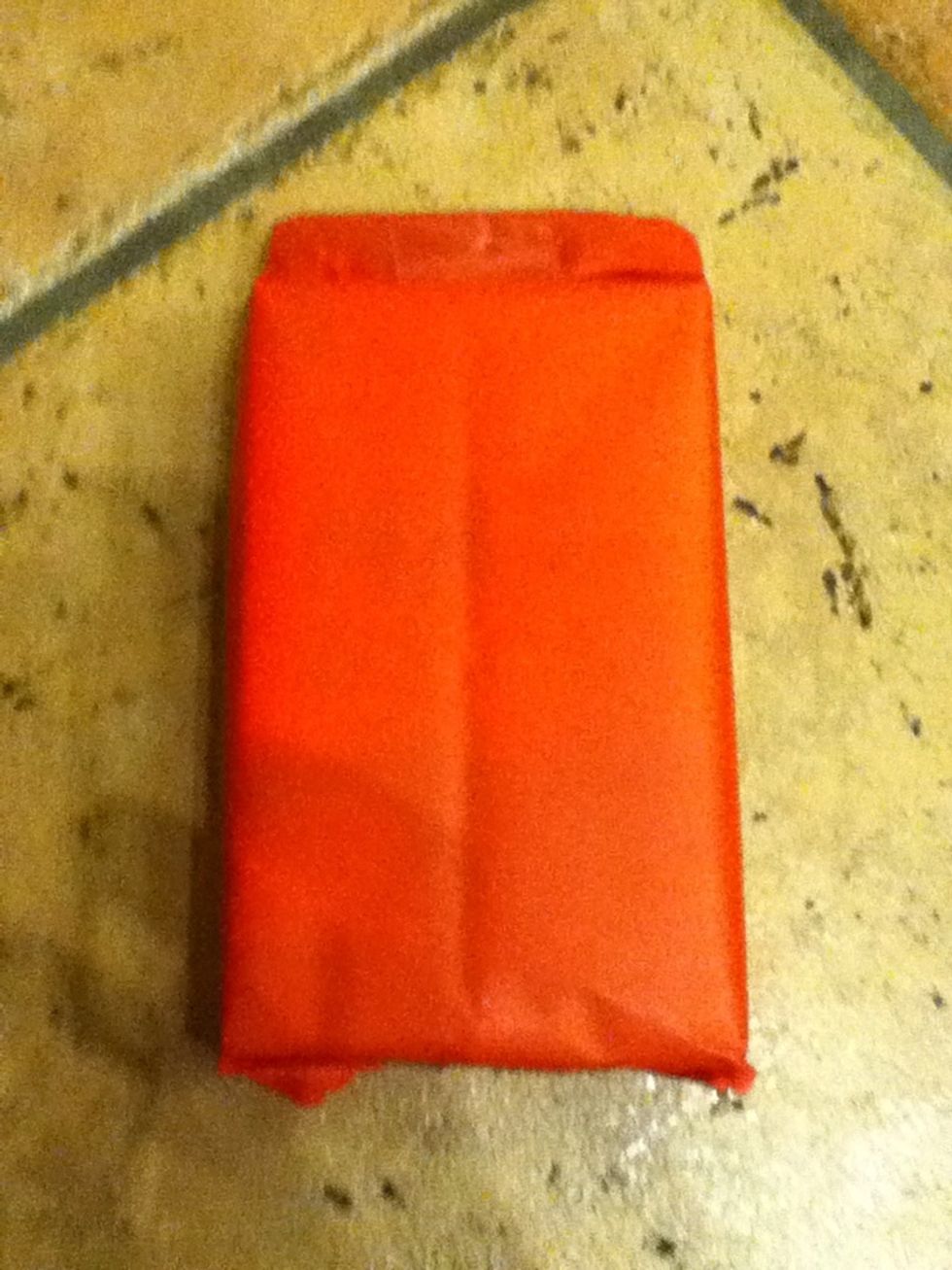 If you have another present for the same person, repeat only with tissue paper. This must be the smallest item of the two