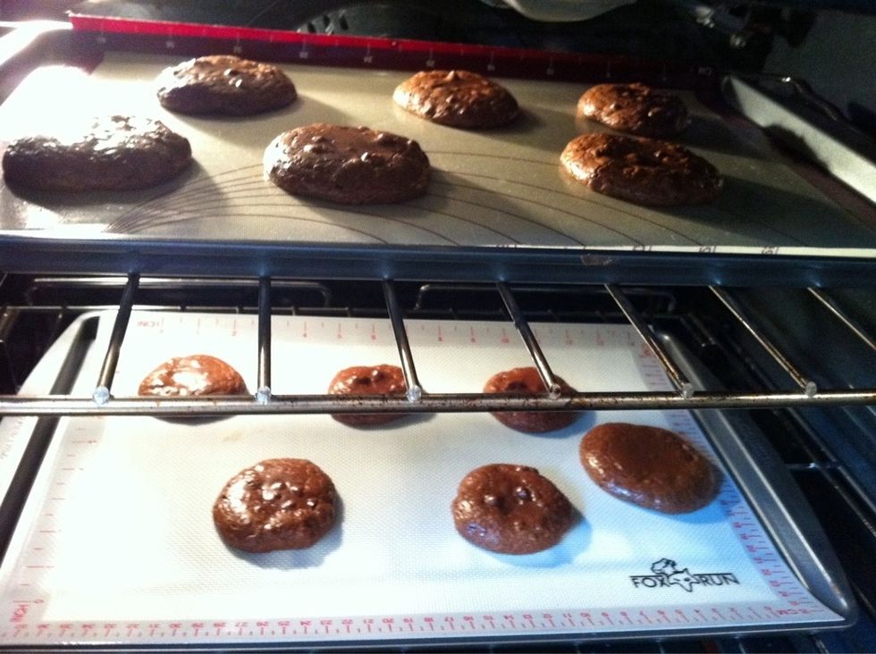 If you have extra batter.wait til the first batch of cookies are baked before scooping. Put cookies in the oven and immediately lower temp to 320F. Bake for 14-16 mins or until small cracks appear.-->