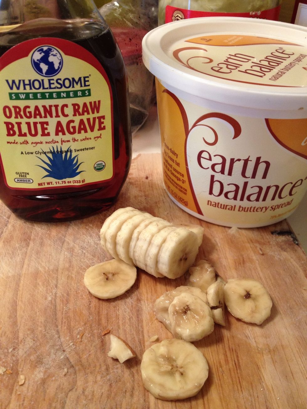 If you have left over bananas, do NOT throw them away...  You can make a nice topping for those yummy pancakes you just made
