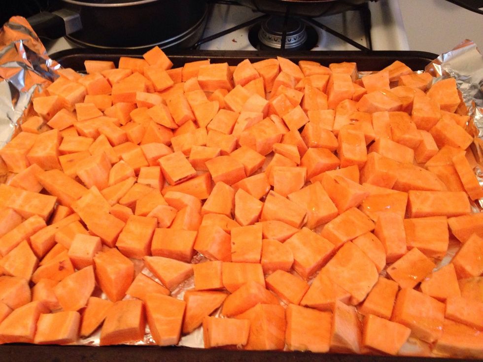 If you look closely there's only honey on the right side.