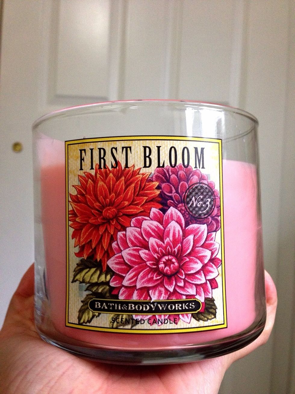 If you're a klutz (like me) and was trying to show off your amazing new candle to a friend and spilled the wax everywhere and now need a solution to clean it up, this guide's for you!