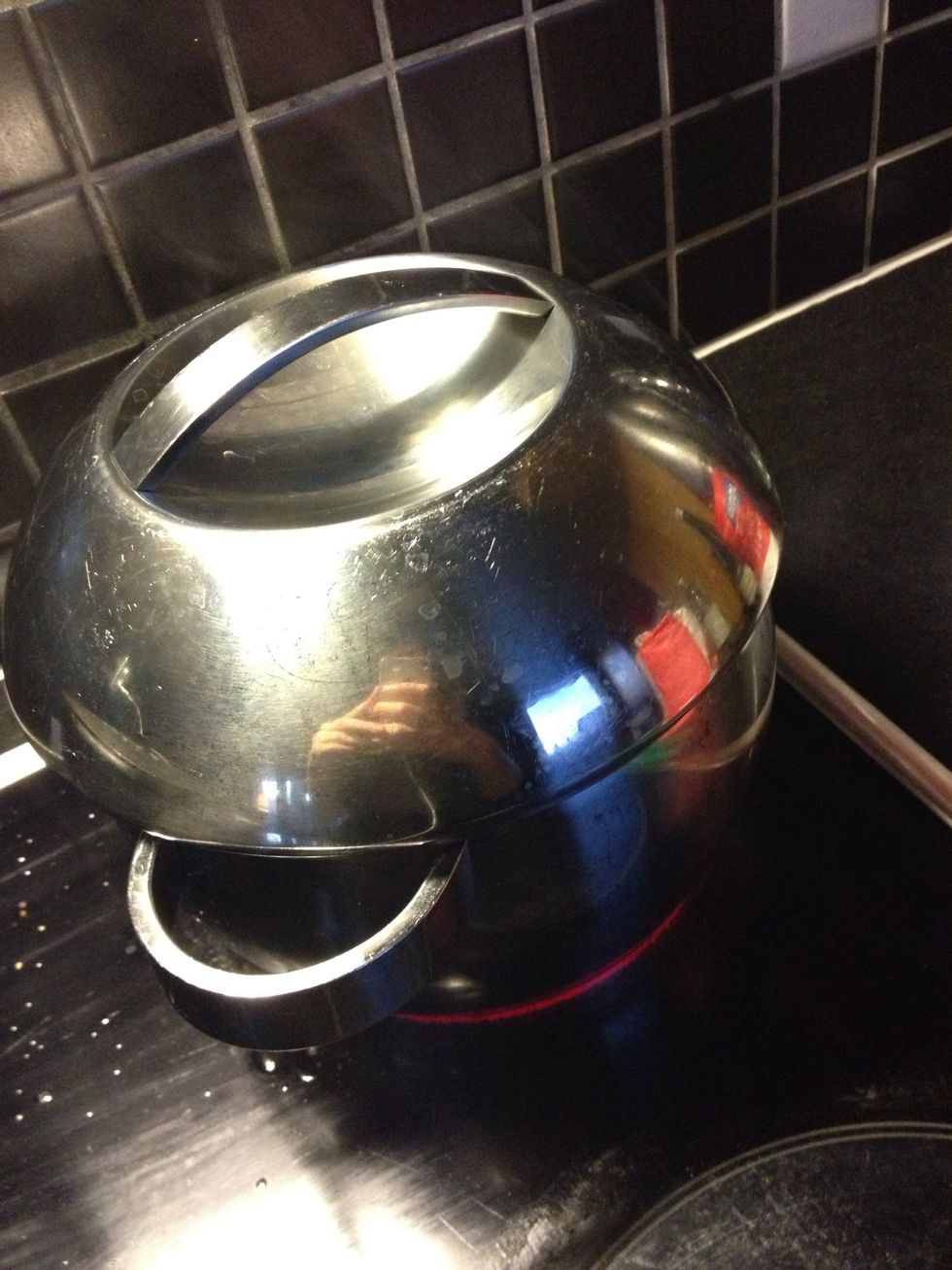 If you're gonna have rice to the dish it's a good time to put the water to boil now. When it's boiling put in the rice and follow the instructions on the package.