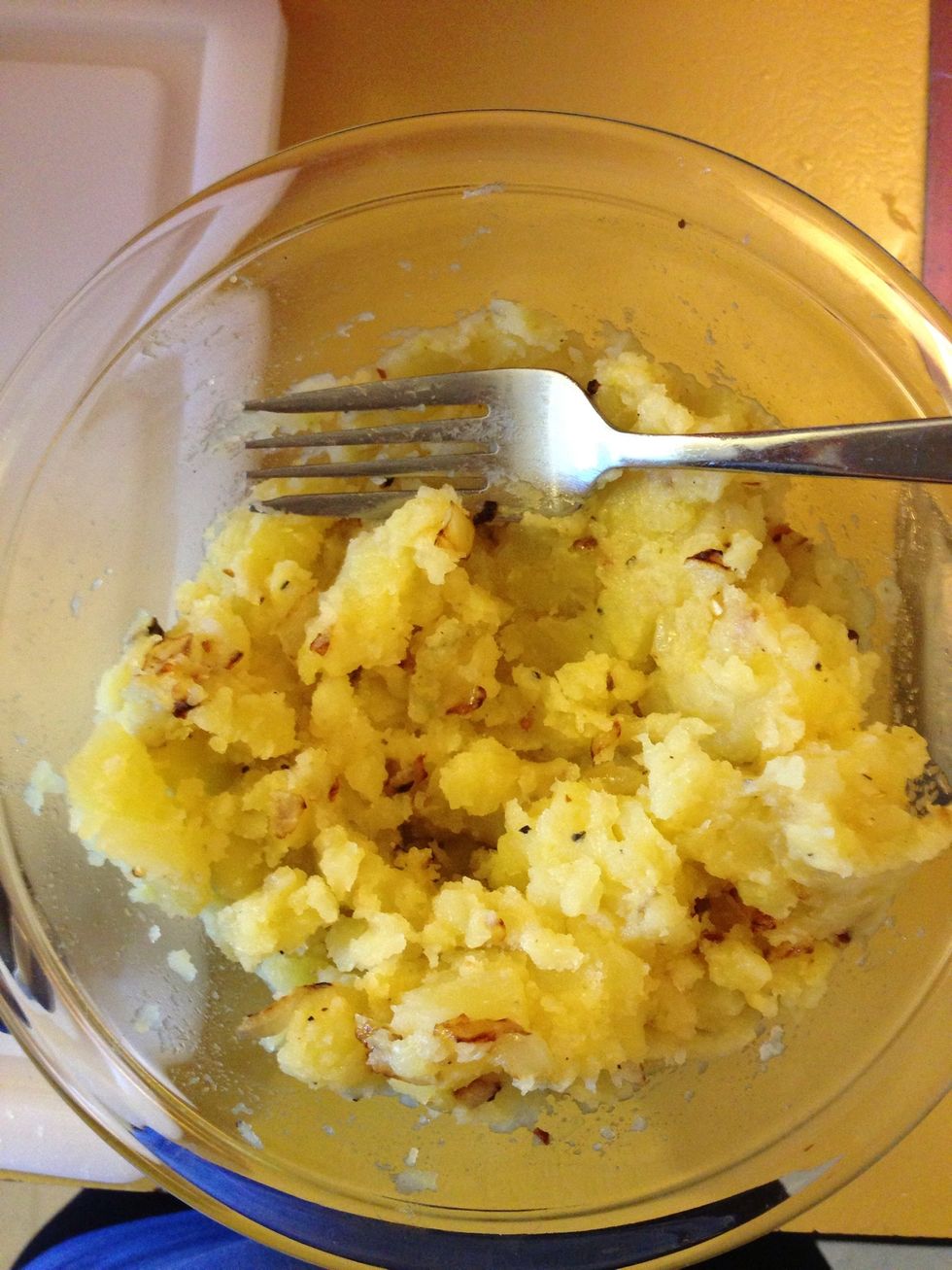 If you still have big chunks of potato mash them up with a fork in a bowl. You want a semi smooth consistency. Small chunks are ok. Set aside.
