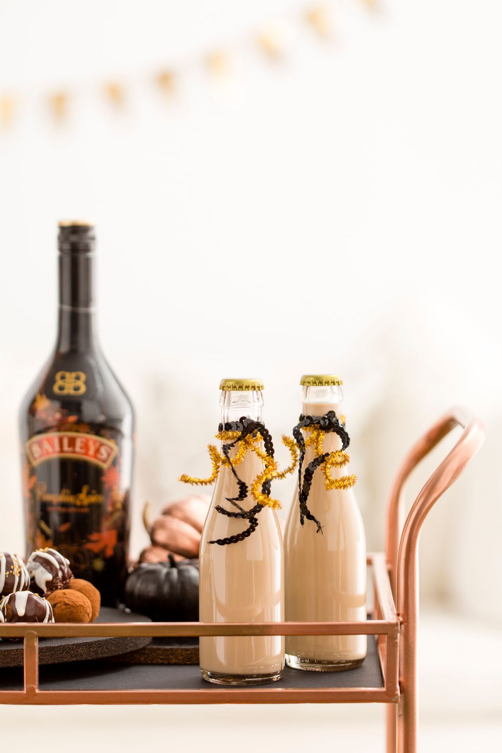 If you\u2019re tackling adulthood like the rest of us and are planning on throwing a Halloween soir\u00e9e, you\u2019re in luck! We teamed up with Baileys to present an easy cocktail that your guests will LOVE.
