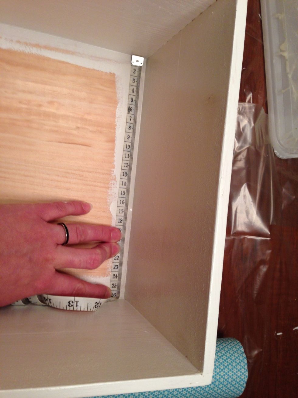 If you use wallpaper, you get a better result. You measure the size inside the box.