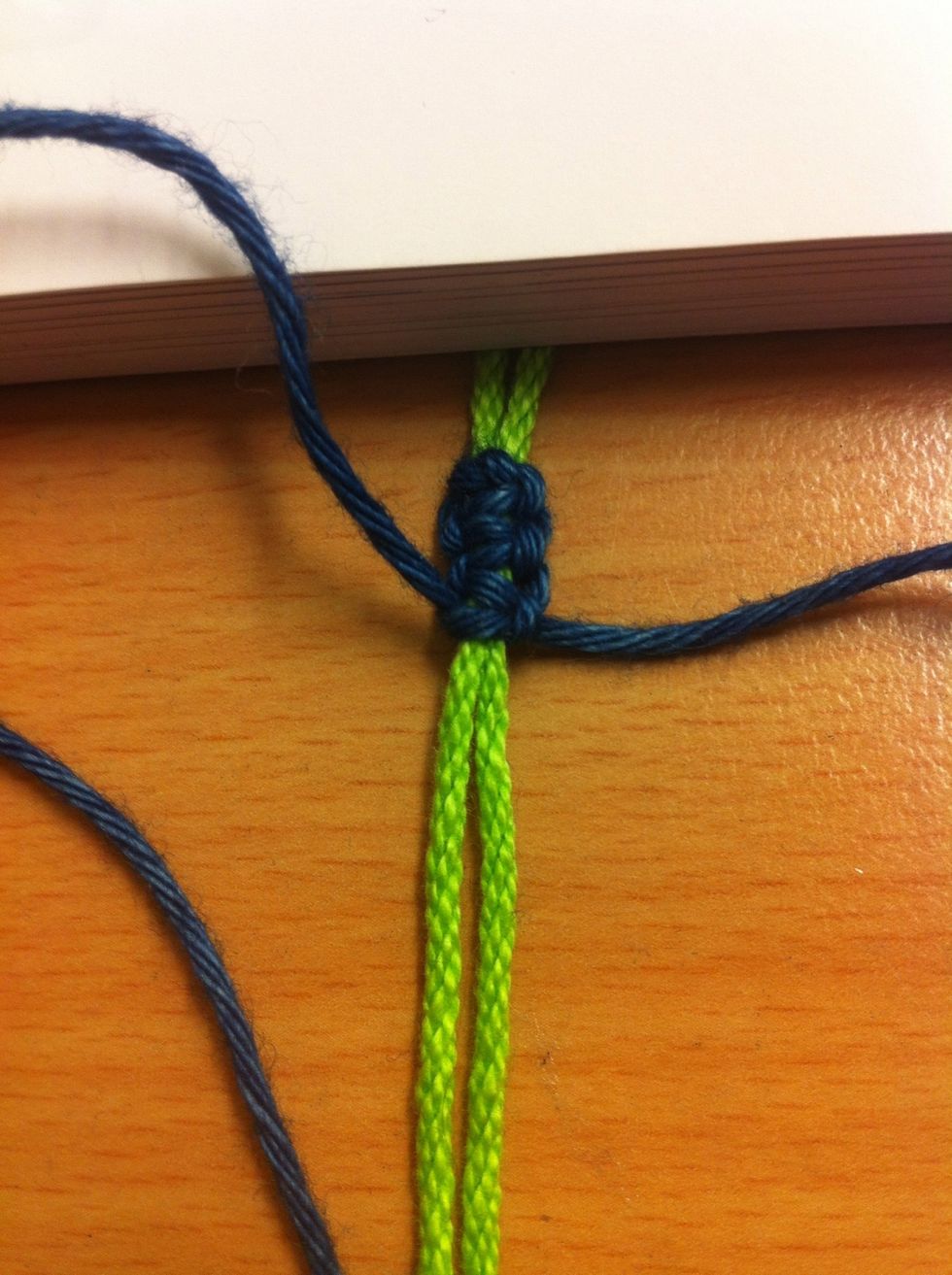 If you want it to go zickzack like mine, remember to take the other string over.. And if you become unsure with one to take over the green, take the string with a little hook over the Green.