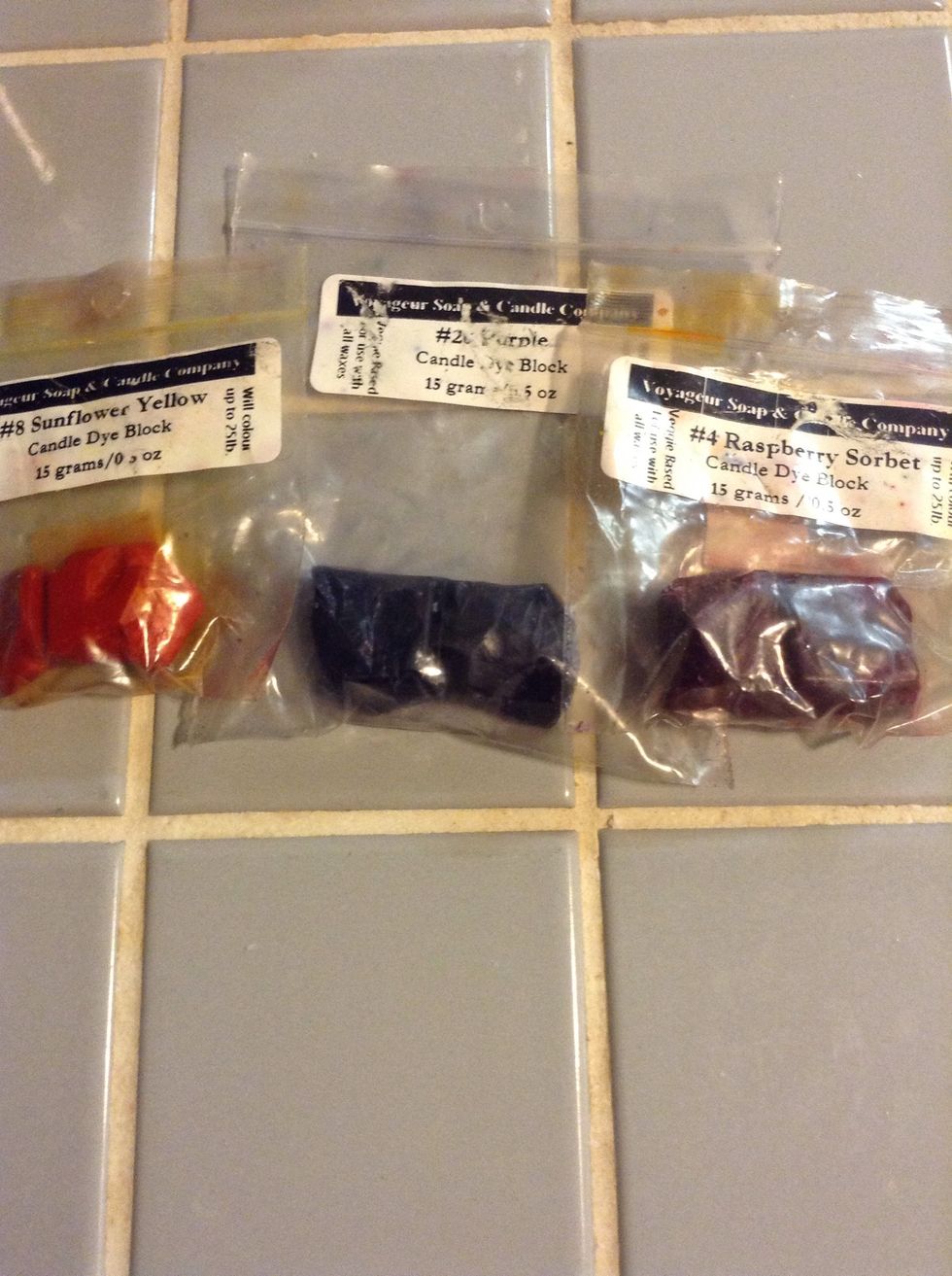 If you want to colour these, please make sure you use candle safe colours. These colour up to 25 pounds of wax, and they only cost $1.50! What a deal! Just scrape a little into the wax and mix...