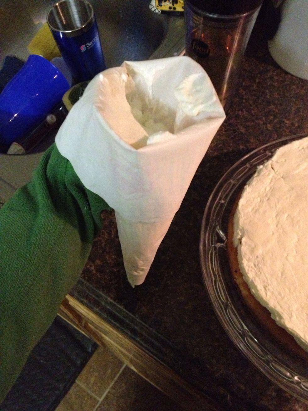 If you want to get fancy, you can put the vanilla whipped cream in a pastry bag and make a nice whipped cream border.