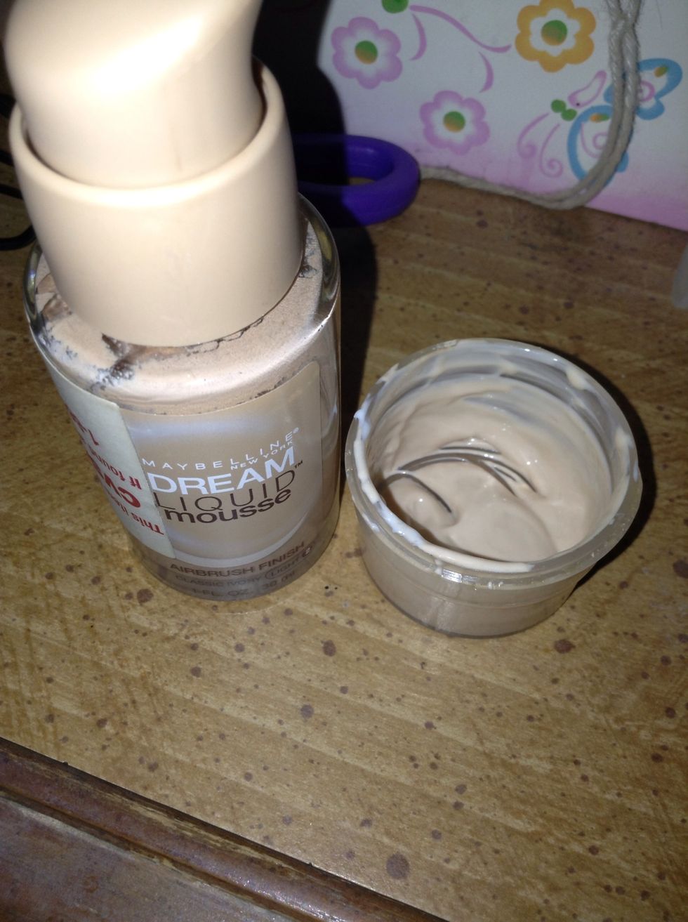 If you would like, add a little of your liquid foundation.