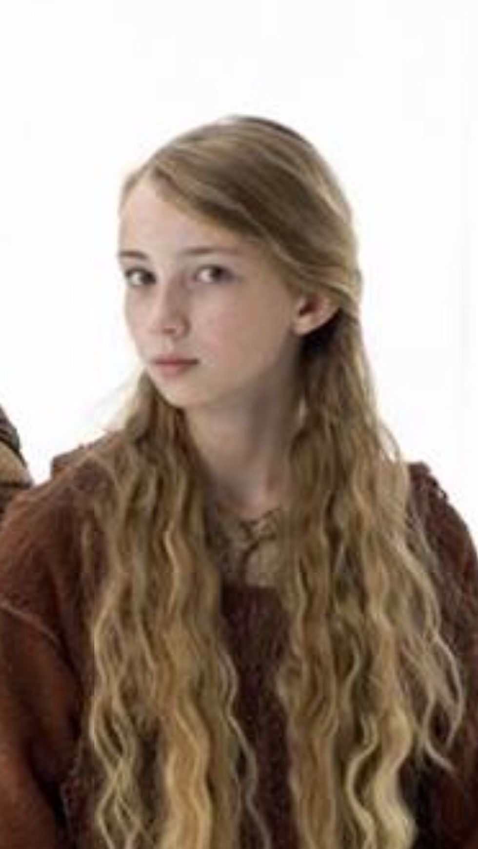 If your character isn't animated, find a picture online that looks like your character. This girl looks a lot like Alynn. (I got this idea from Taylor S. on Snapguide.)