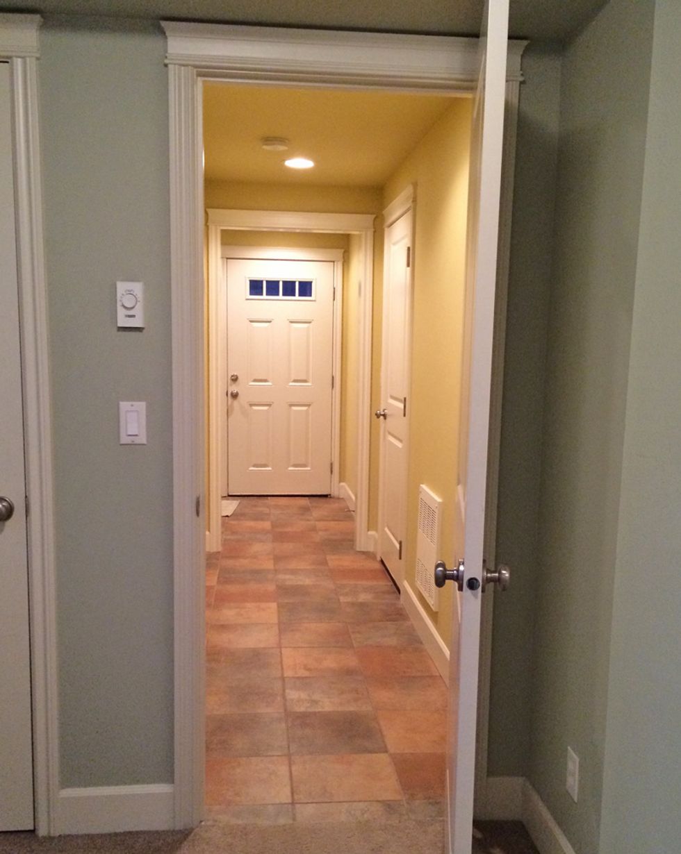 If your entry hall isn't inviting, paint and accessories can completely transform it into a welcoming space!