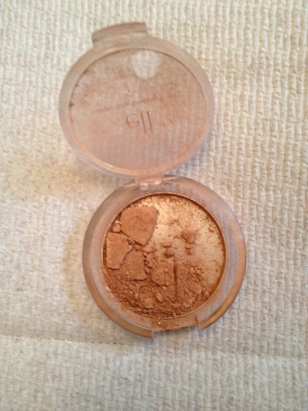 If your makeup isn't already cracked, you will need to crush it.