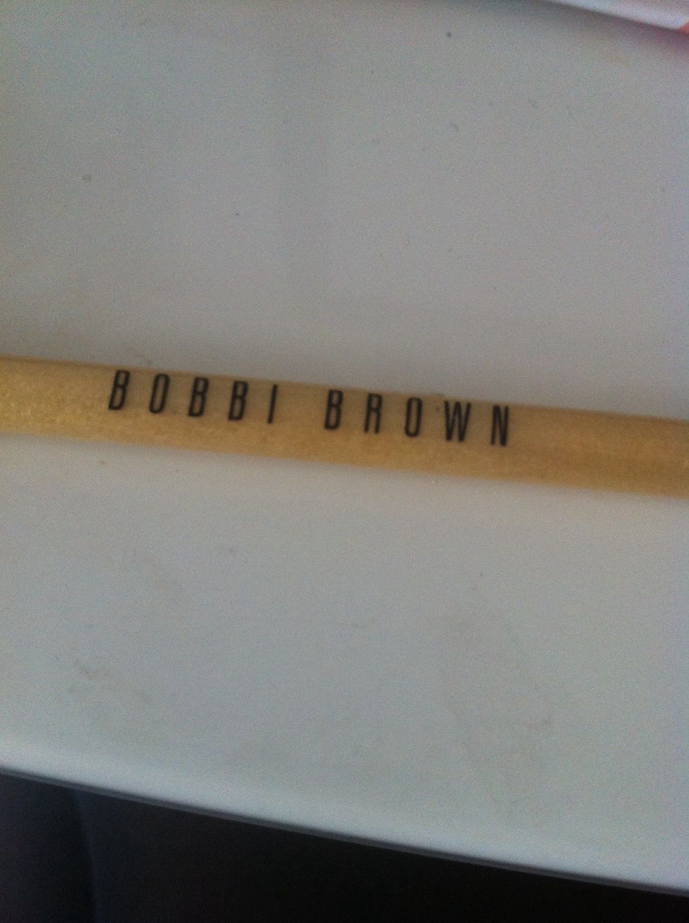 Im using the bobbie brown double eyeshadow brush