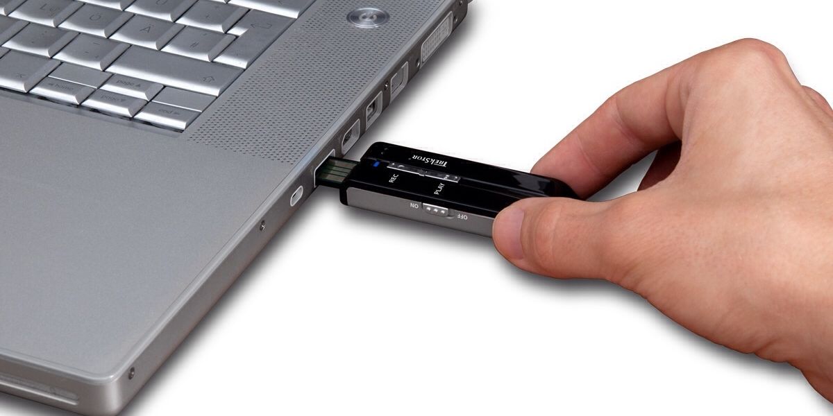 How to Use a USB Stick - B+C Guides