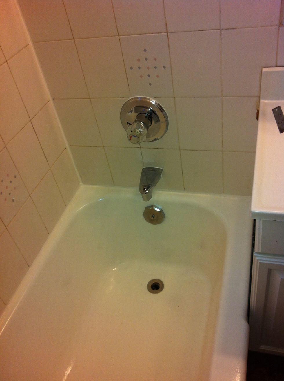 How to refinish your bathtub with rustoleum kit B+C Guides