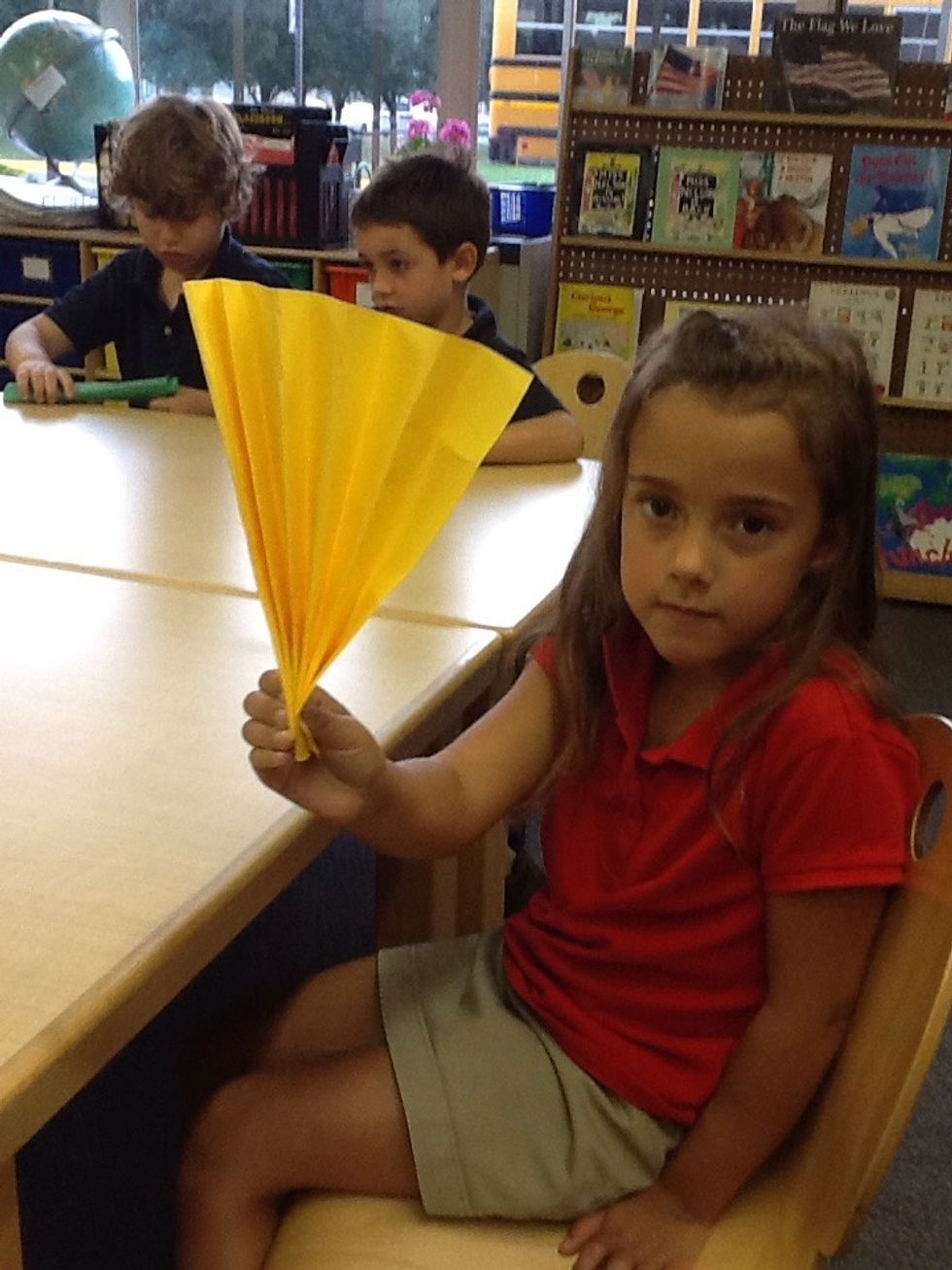 How to make a paper fan B+C Guides