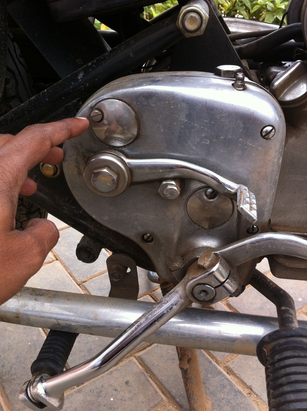 How to change clutch cable of royal enfield std 350 B+C Guides