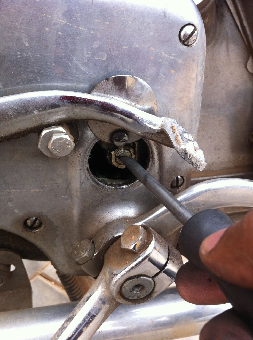 How to change clutch cable of royal enfield std 350 B+C Guides
