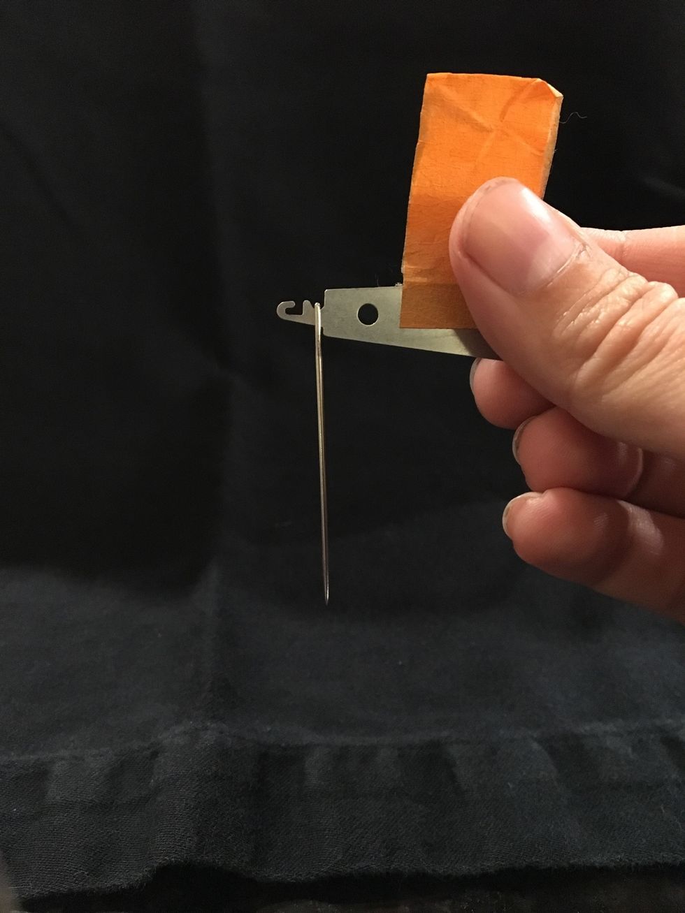 How to use a needle threader B+C Guides