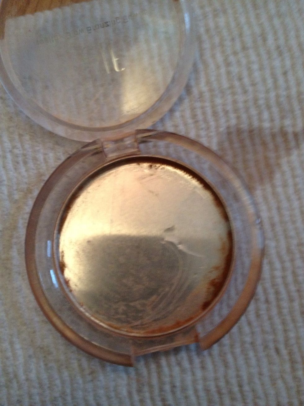 How to clean old makeup containers B+C Guides