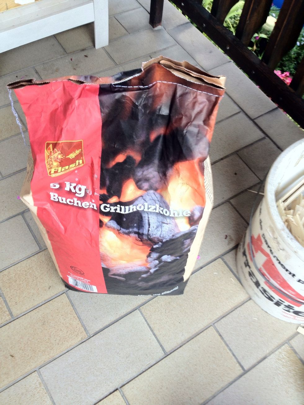 How to start your bbq without firelighters fast and easy B+C Guides