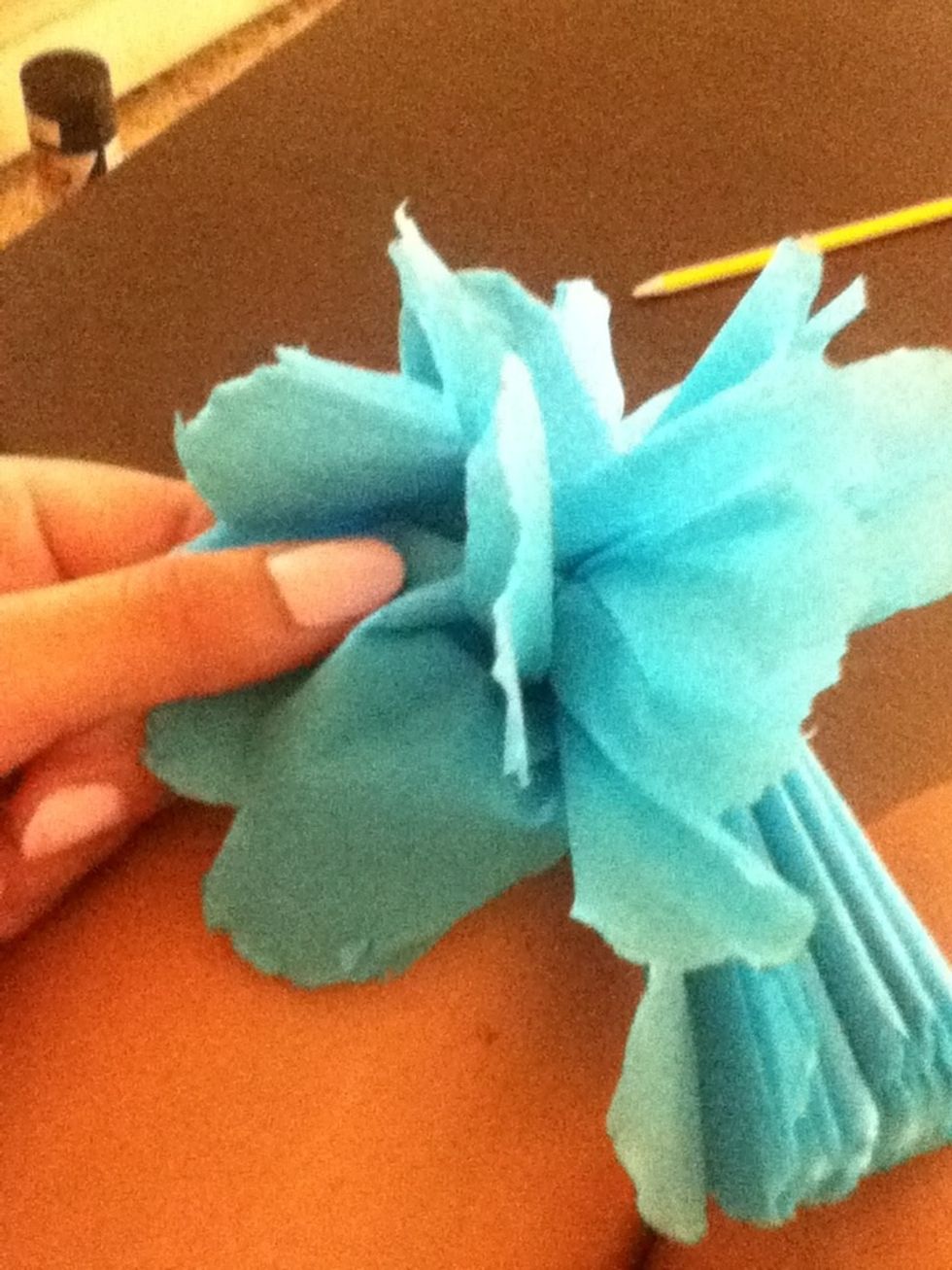 How to make flowers out of crepe or tissue paper B+C Guides