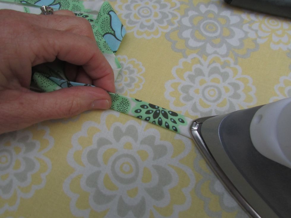 How to sew a knitting needle case B+C Guides