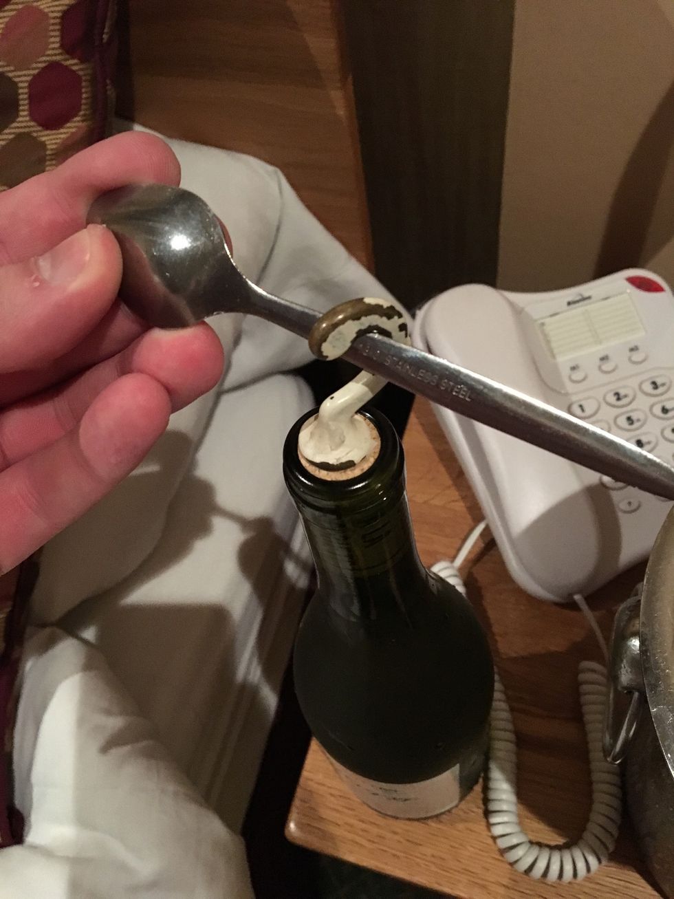 How to open bottle of wine in hotel without corkscrew B+C Guides