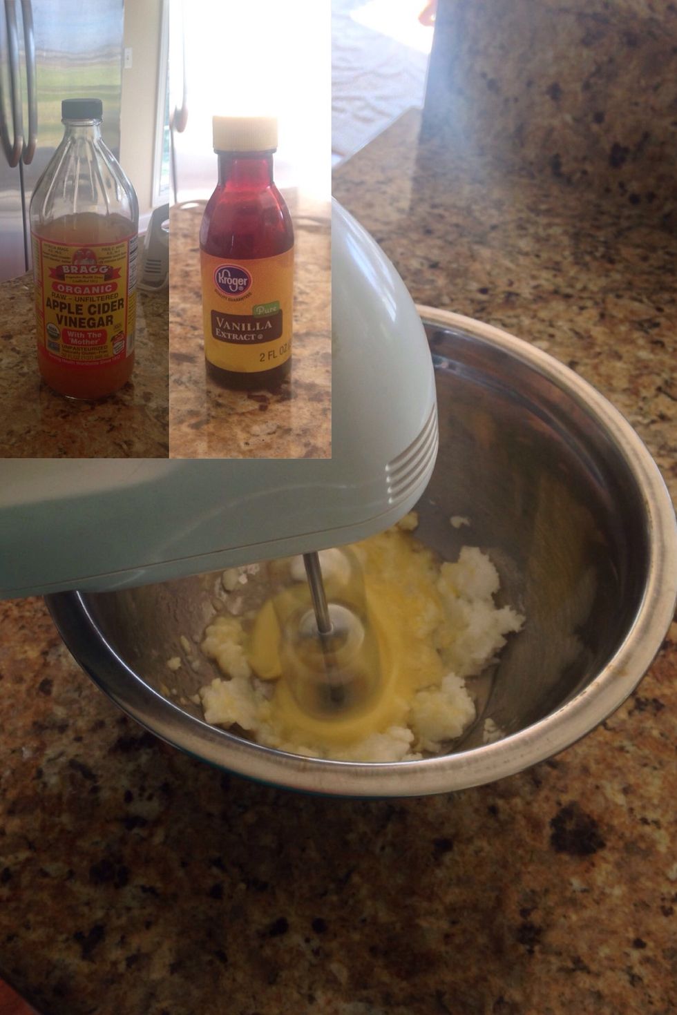 How to make a simple diy apple cider vinegar hair mask B+C Guides