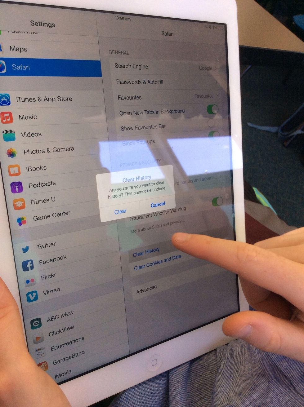 how to delete safari history on iphone 15 pro max