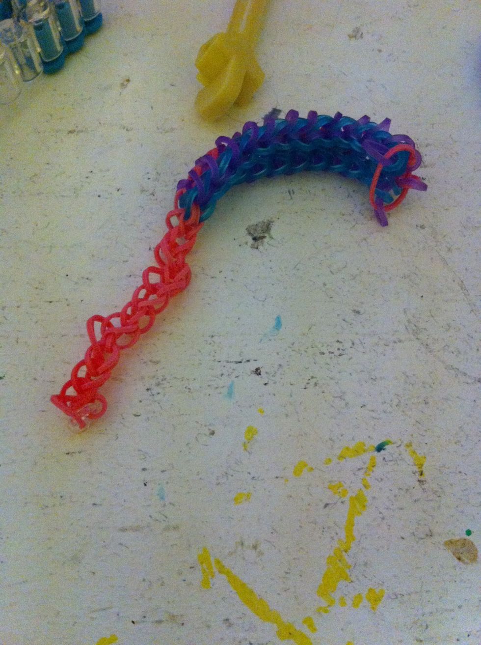How to make a "zippy chain" rainbow loom bracelet B+C Guides