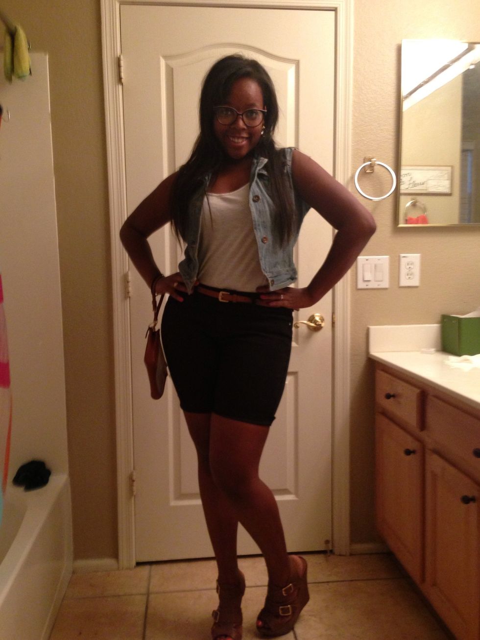 How to cut wide leg jeans into bermuda shorts, and style! B+C Guides