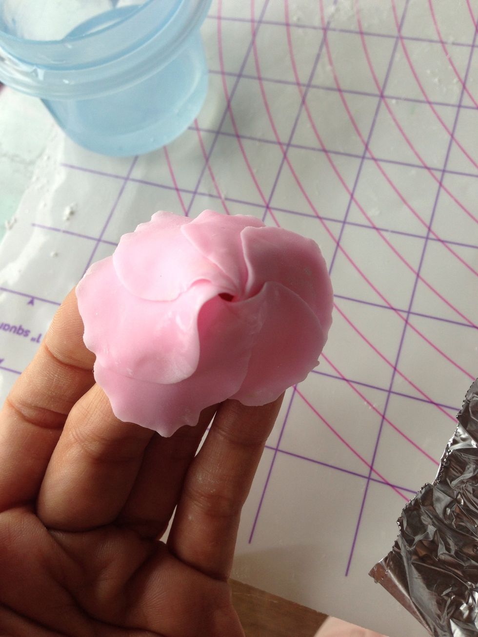 How to make hibiscus flower fondant B+C Guides