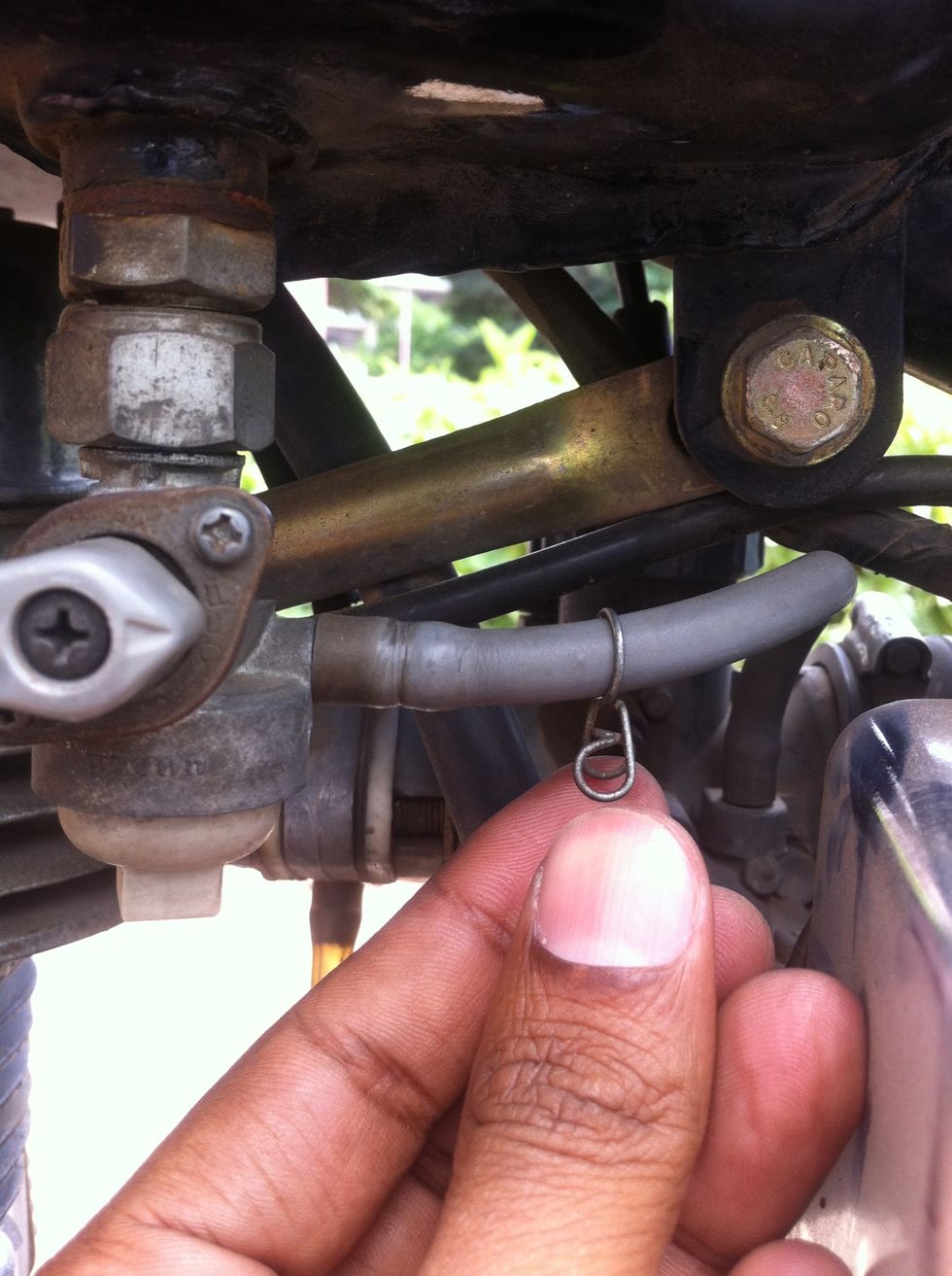 How to change throttle cable for a royal enfield std 350 B+C Guides