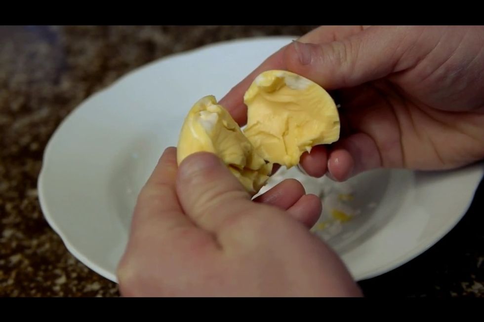 How to make scrambled hard boiled eggs ! - B+C Guides