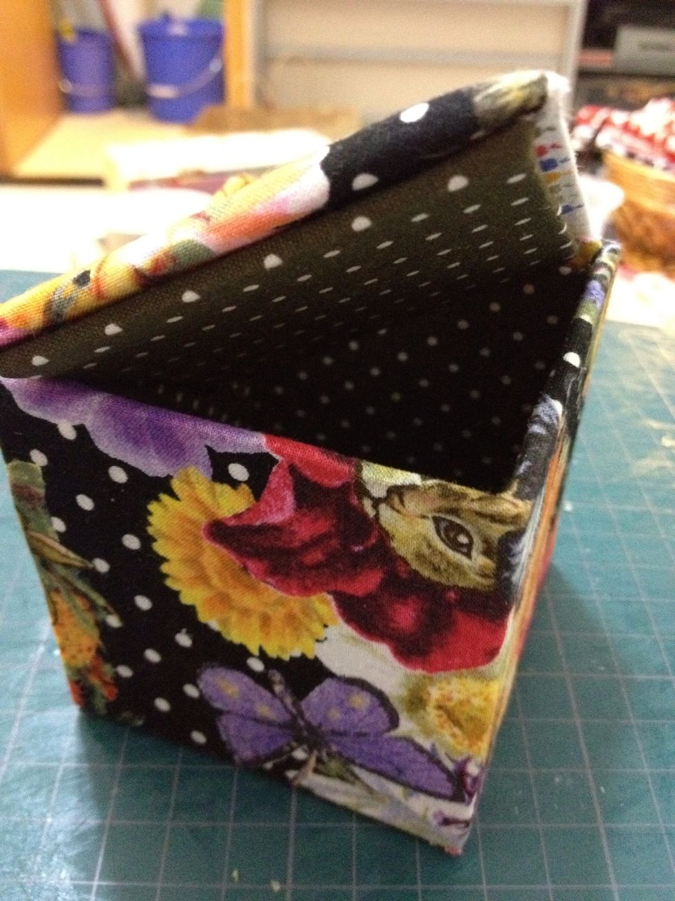 How to make a beautiful box with cloth and paper board - B+C Guides