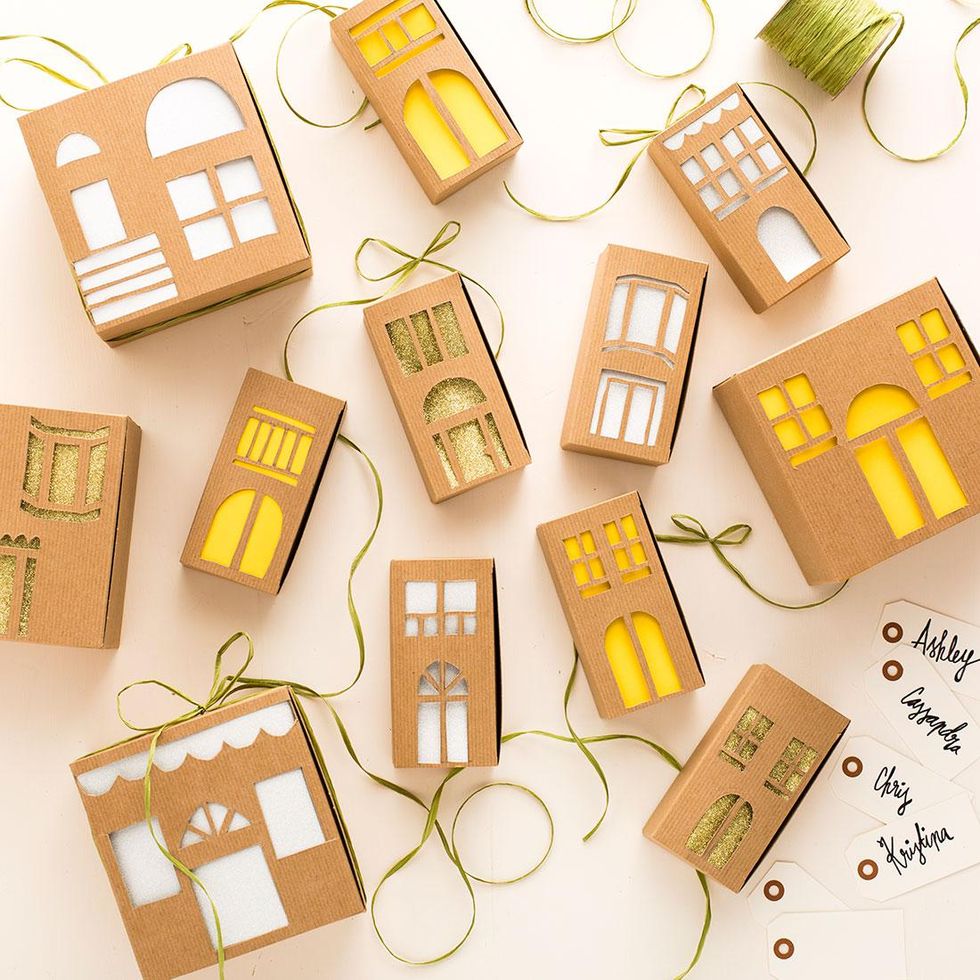 How to diy gift boxes that double as holiday decor - B+C Guides