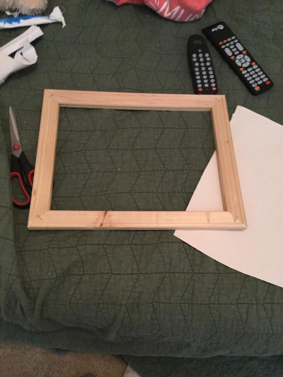 How to turn a canvas into a picture frame B+C Guides