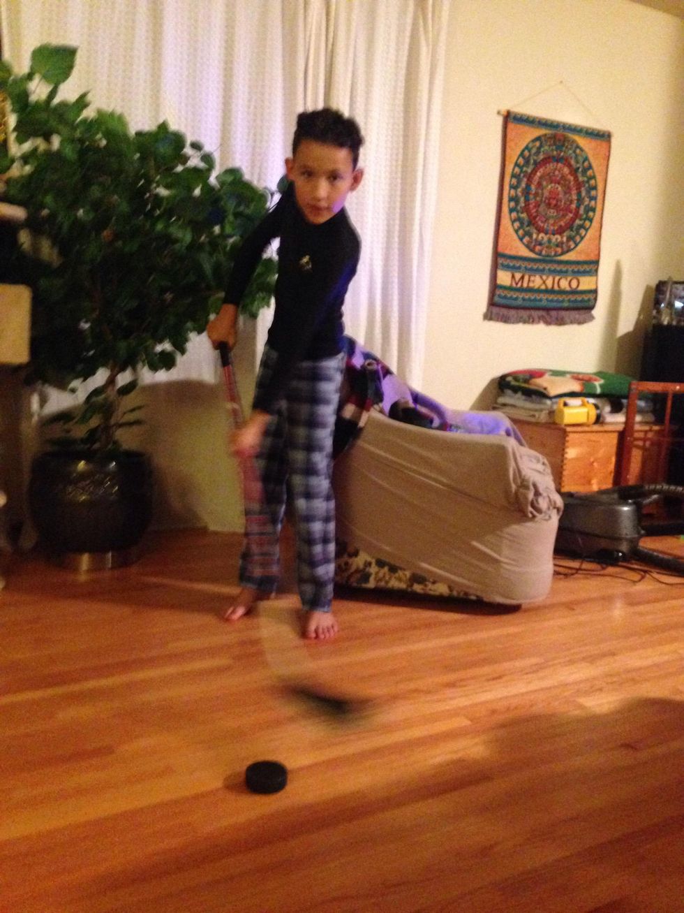 How to use the saucer pass technique on a slap shot B+C Guides