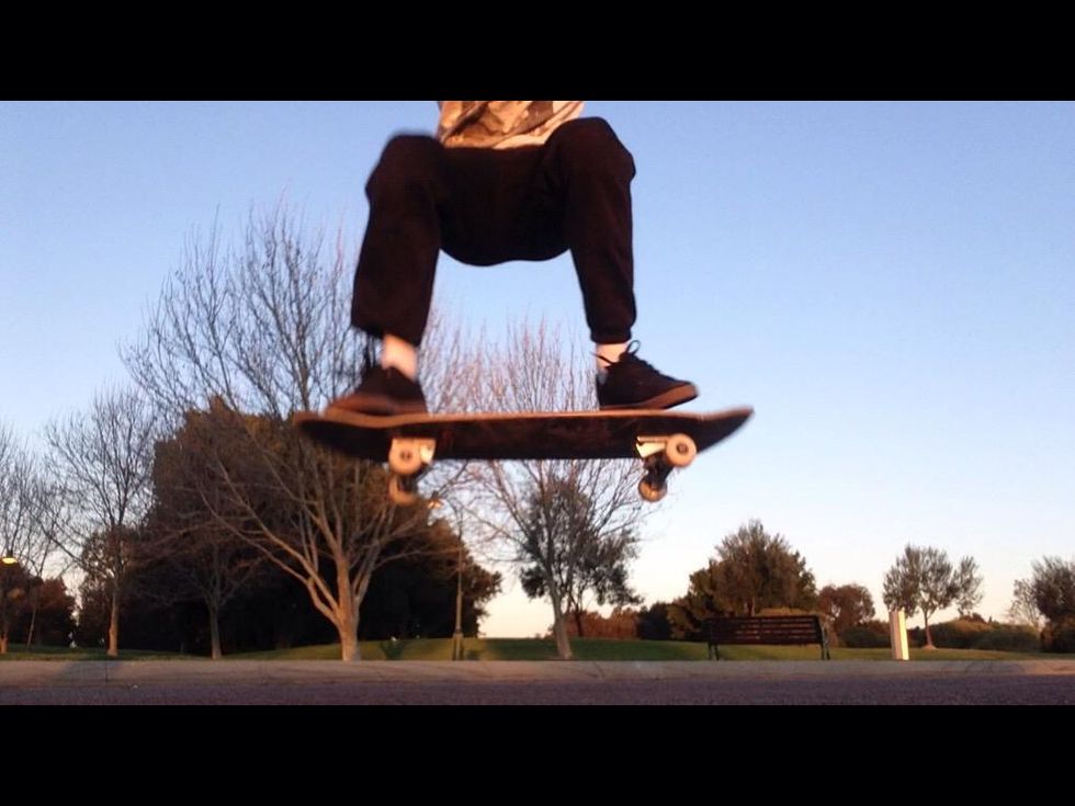 How to do an how to learn to ollie the easy way B+C Guides