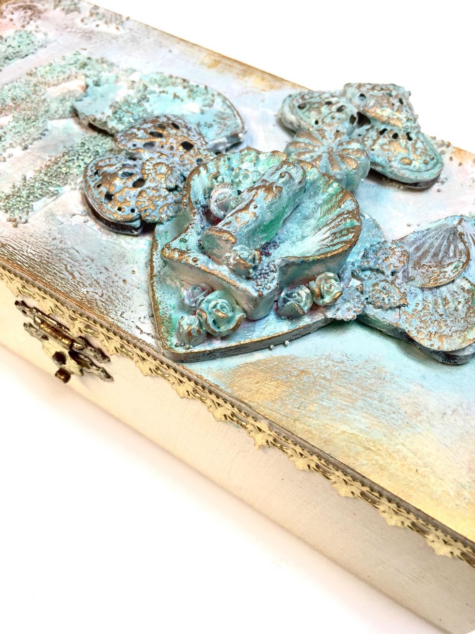 How to create an art supplies box using relics wood backs B+C Guides