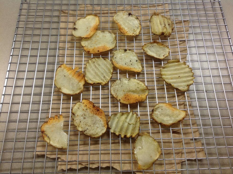 How to make garlic salt. and pepper potato chips B+C Guides