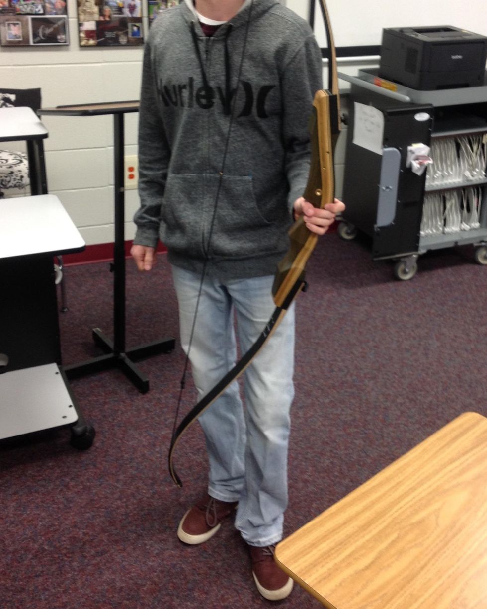 How to string a recurve bow B+C Guides