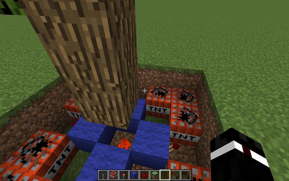 How to make a exploding tree in minecraft! B+C Guides