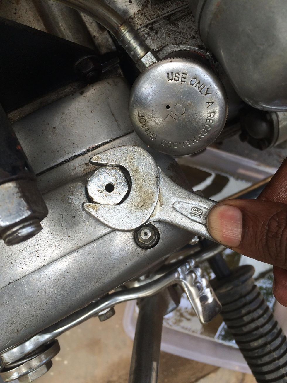 How to change gear box fluid in royal enfield std 350 B+C Guides