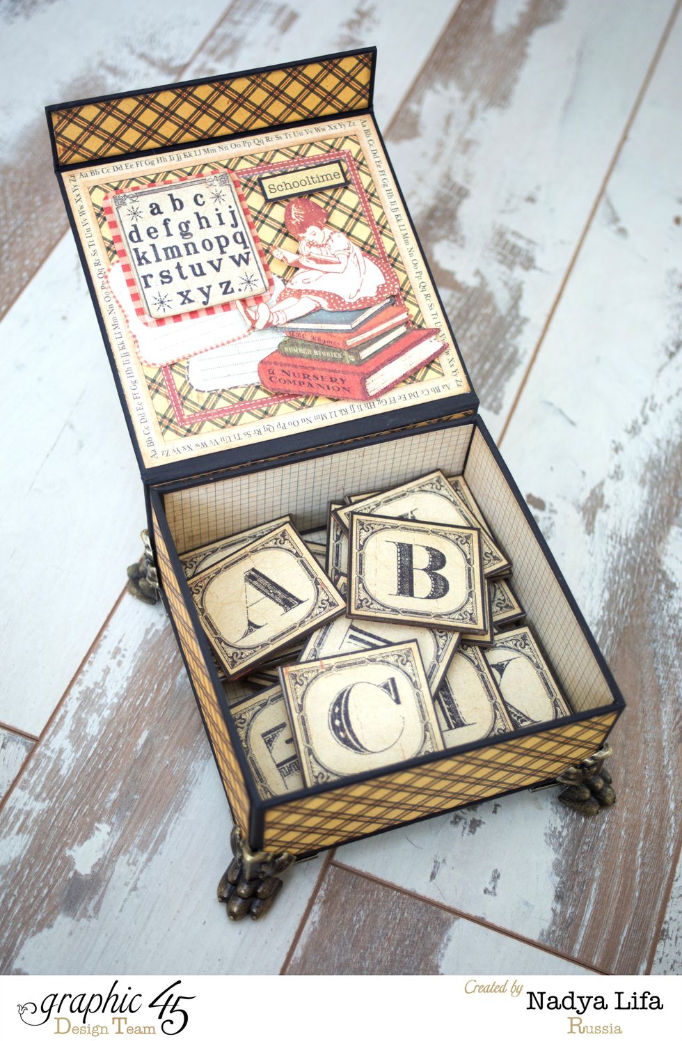 How to create box with alphabet cards for kid - B+C Guides