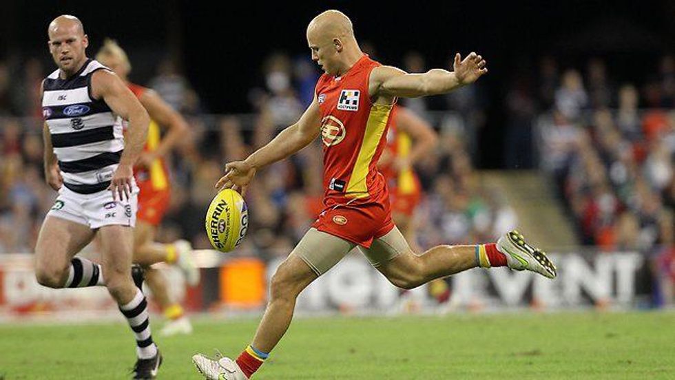 How to Kick a Drop Punt in AFL B+C Guides