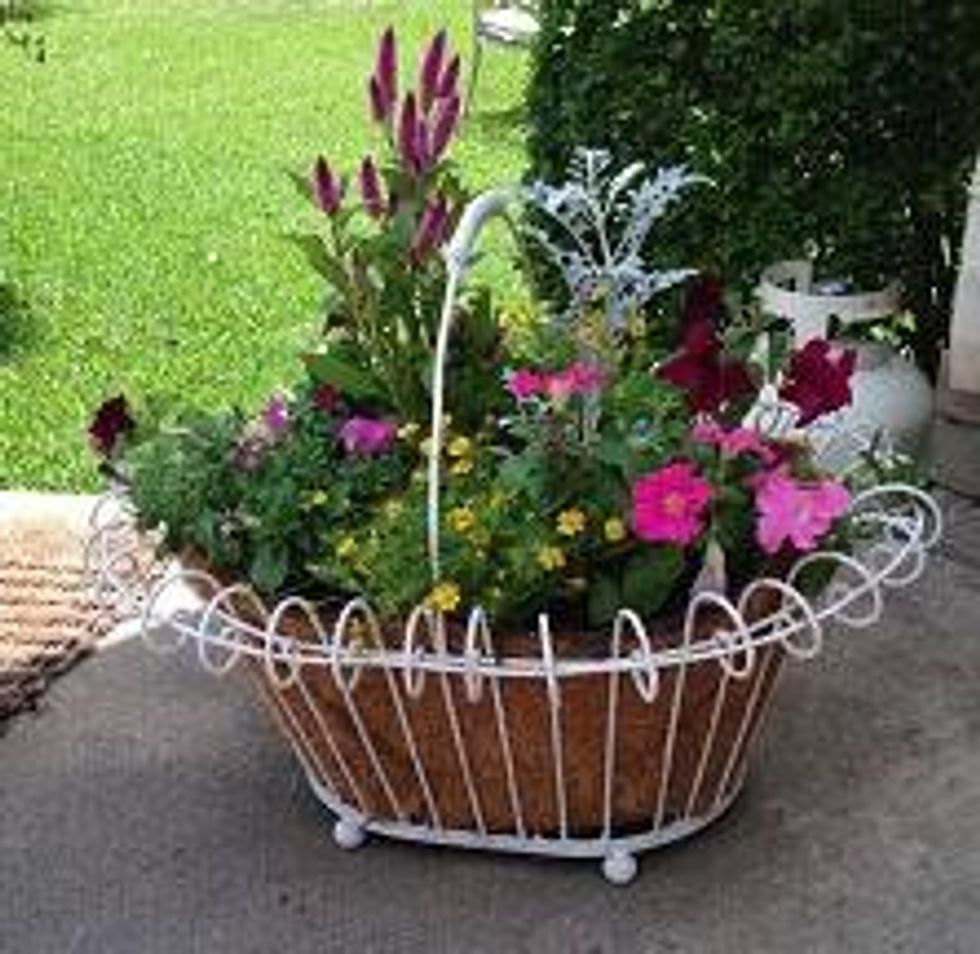 How to create a garden basket B+C Guides
